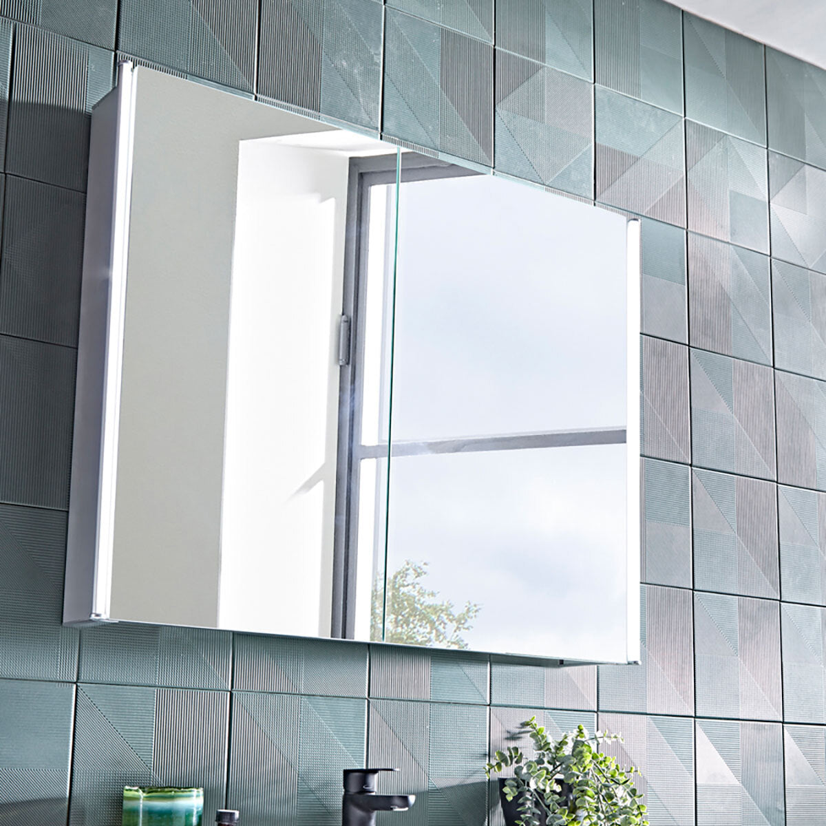 Tavistock Endure 2 Door Mirror Cabinet 65.8x104.8x12.9 cm, UK version