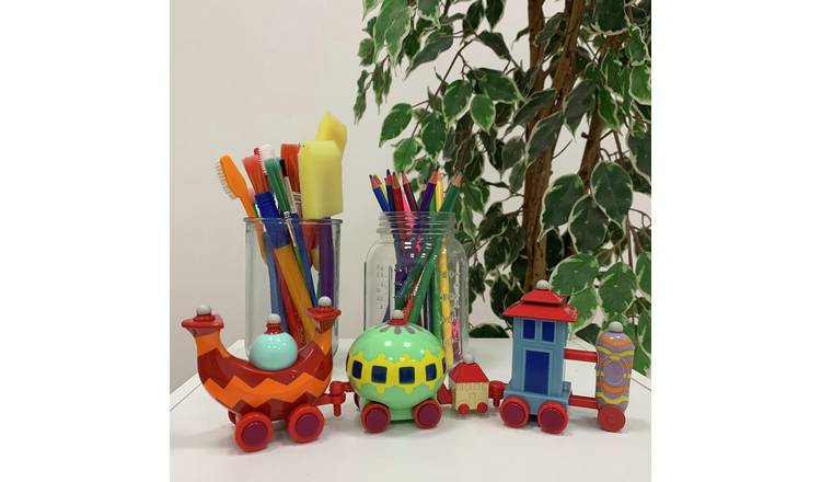 In the Night Garden Ninky Nonk train set with 5 colourful cars, UK version