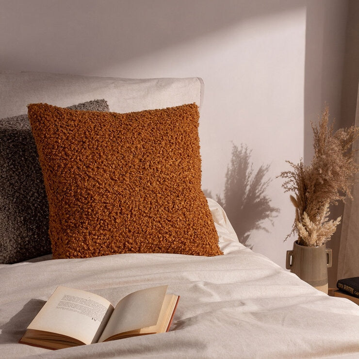 Furn reversible boucle cushion 45x45 cm - British product