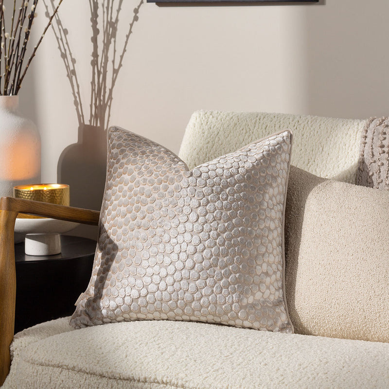 Furn Lanzo velvet cushion 45x45 cm, UK version