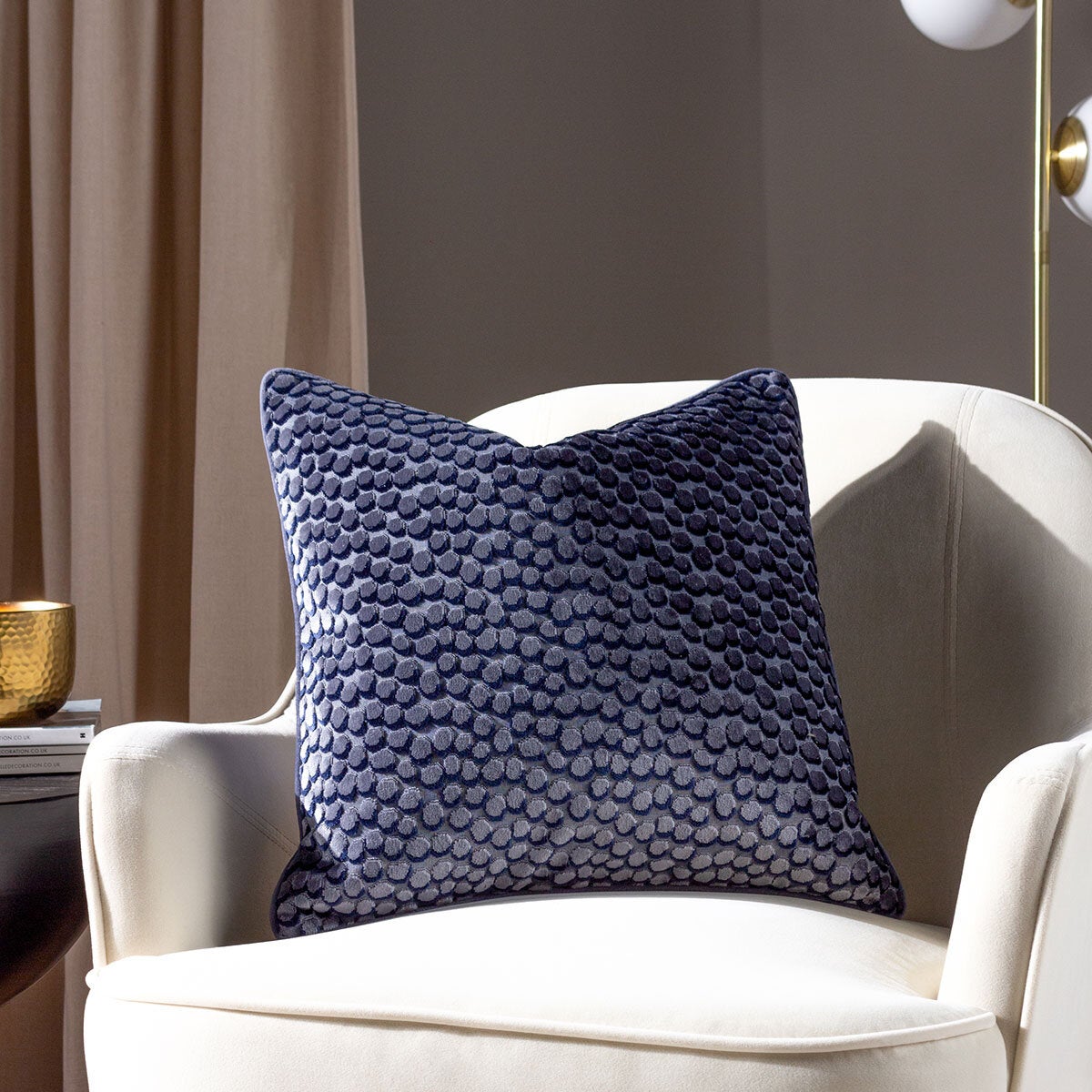 Furn Lanzo velvet cushion 45x45 cm, UK version