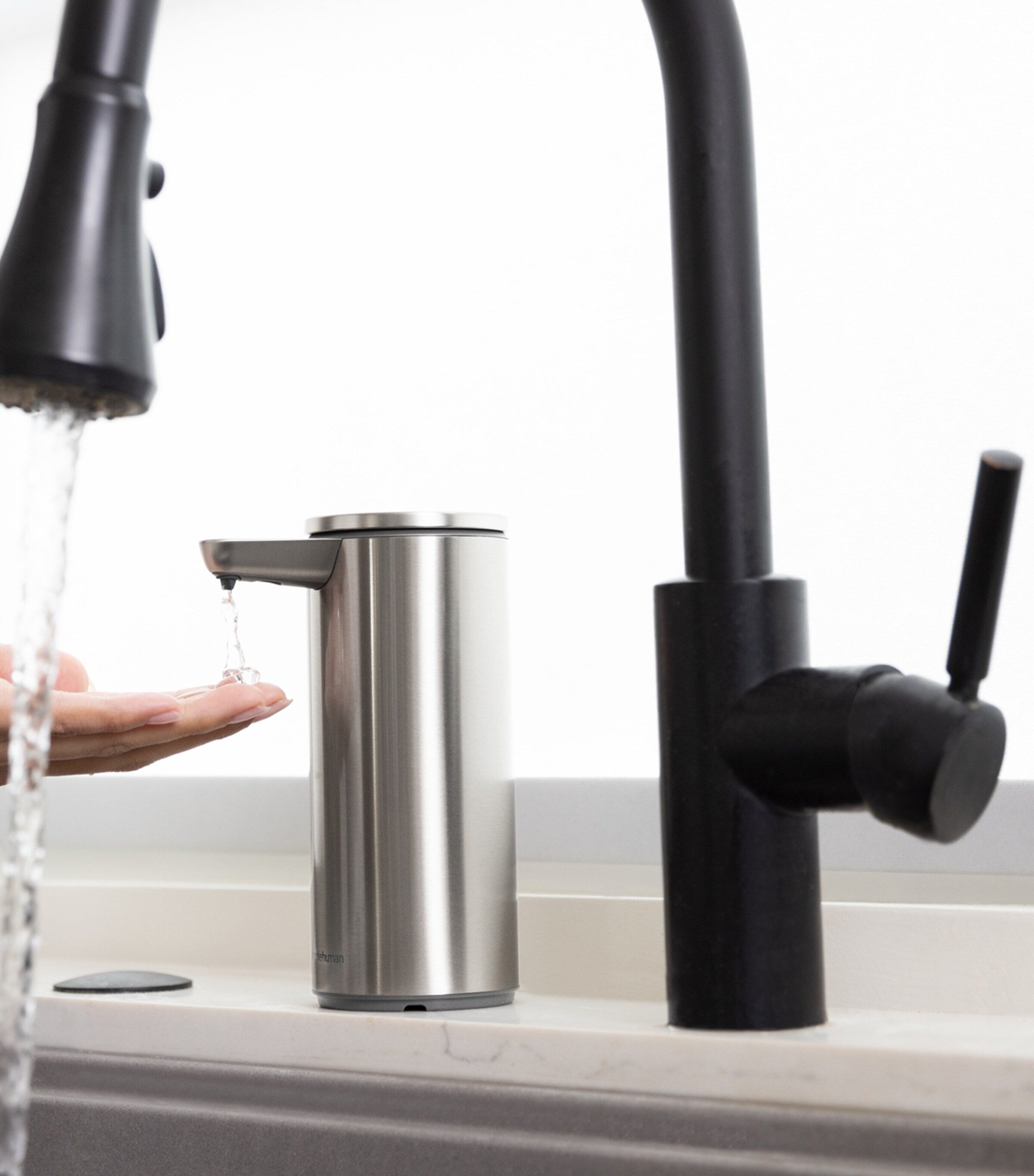 Simplehuman rechargeable sensor soap dispenser 266ml (British brand)
