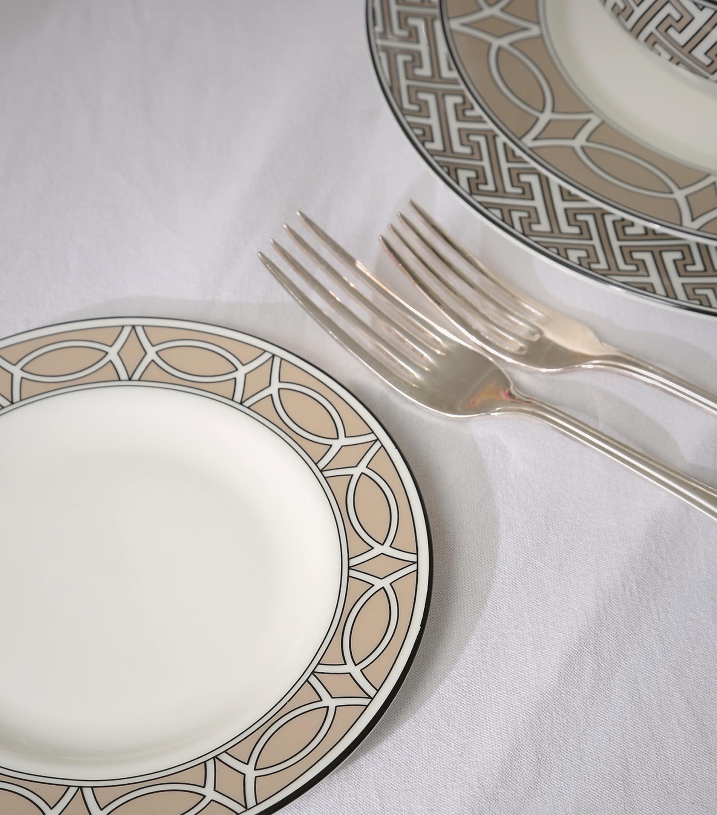 O.W. London set of 2 geometric print dessert plates 21cm, imported from the UK