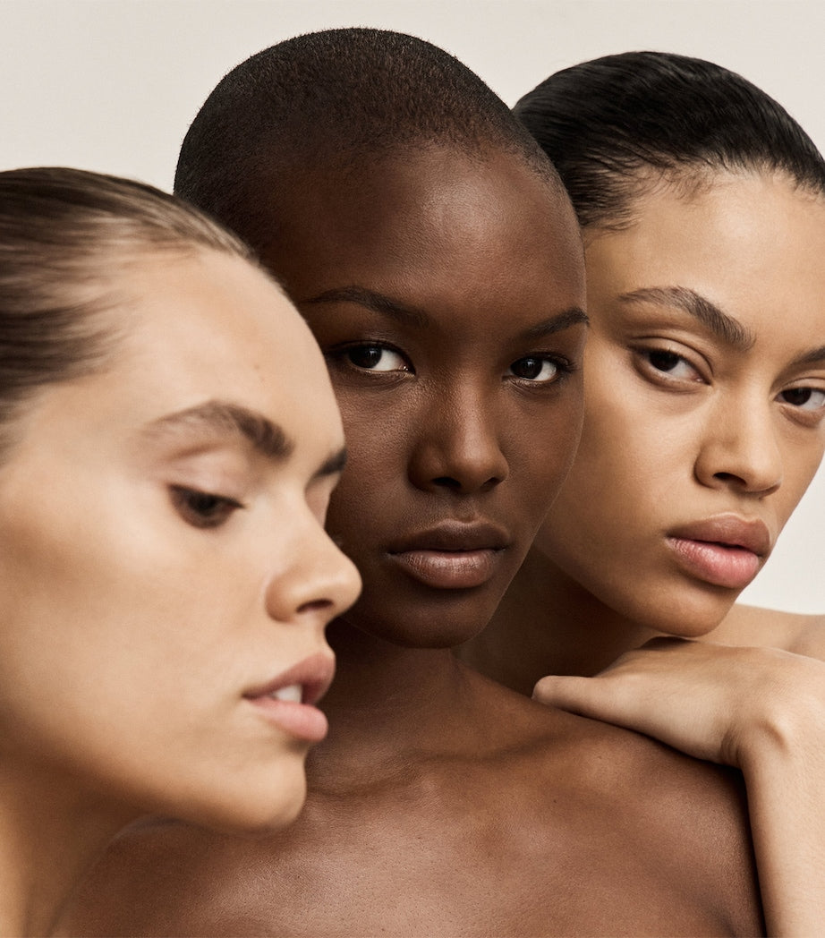 Kylie Cosmetics Powder Foundation, UK version