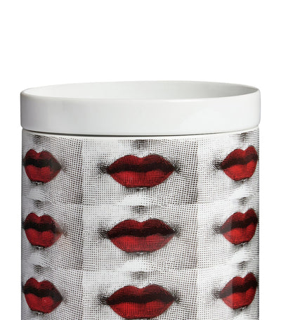 Harrods Grande Bougie Parfumée dans un Récipient en Porcelaine Faite Main, 1.2kg- Achetez en ligne sur McGrocer