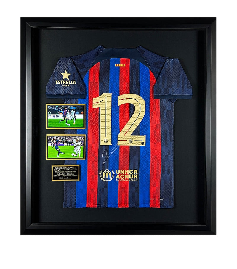 Leipzig Galleries Robert Lewandowski signed Barcelona debut jersey display 102x92cm (British brand)