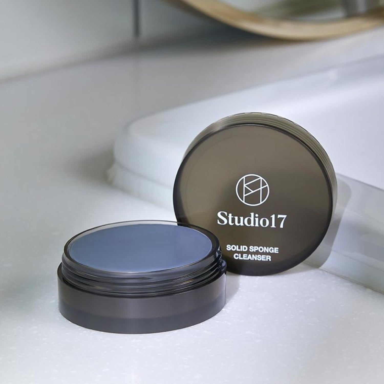 STUDIO17 brush and puff cleanser for makeup tools (British brand)