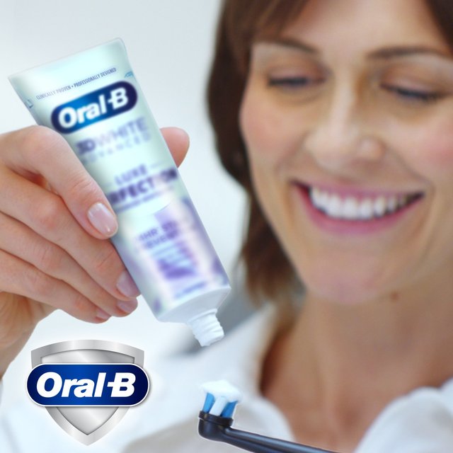 Oral-B 3D White Luxe Glamorous White Toothpaste   75ml GOODS M&S   