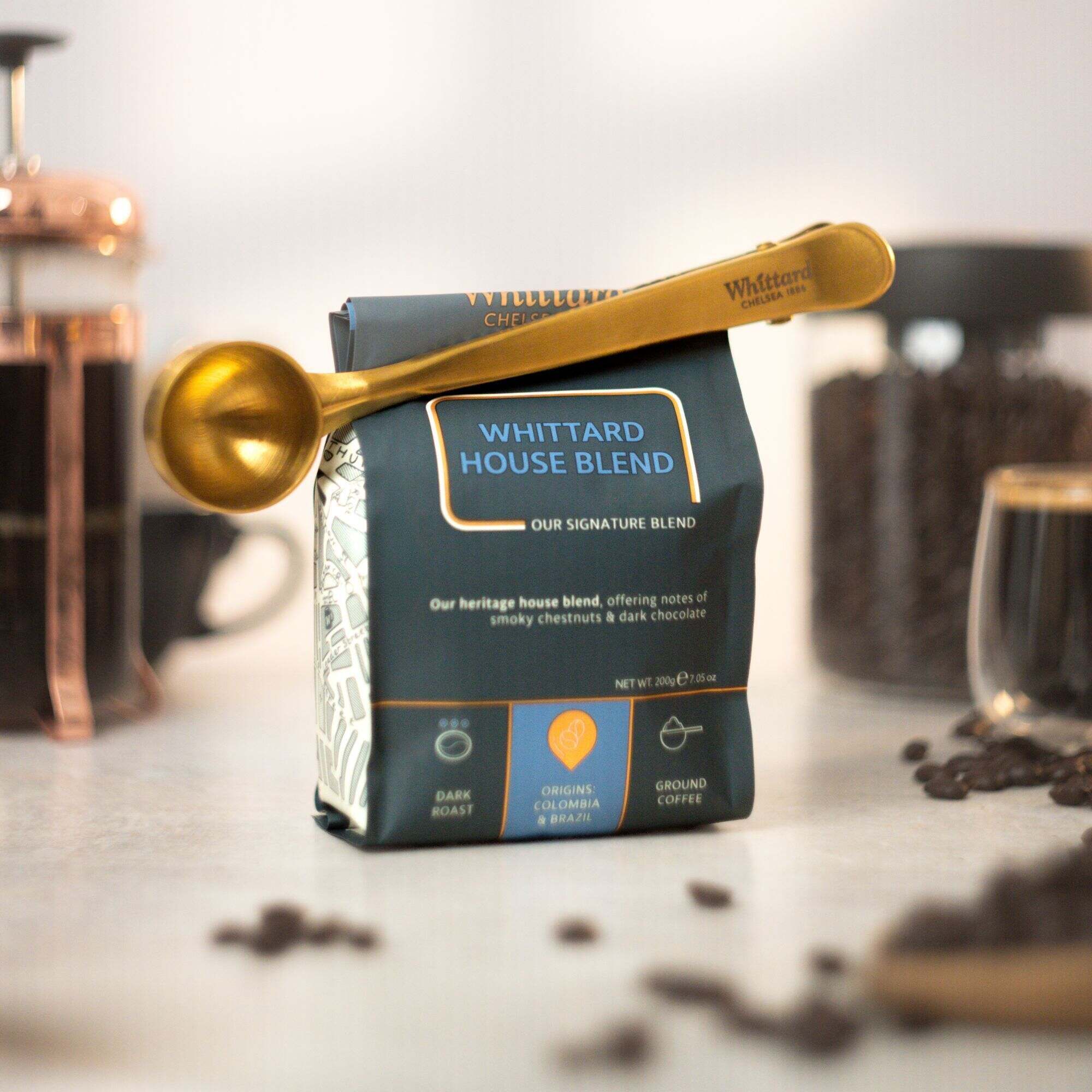 Whittard brass-finished coffee scoop clip 7g, imported from the UK