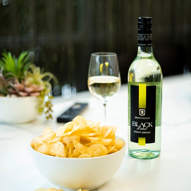 McGuigan Black Label Pinot Grigio   75cl GOODS M&S   