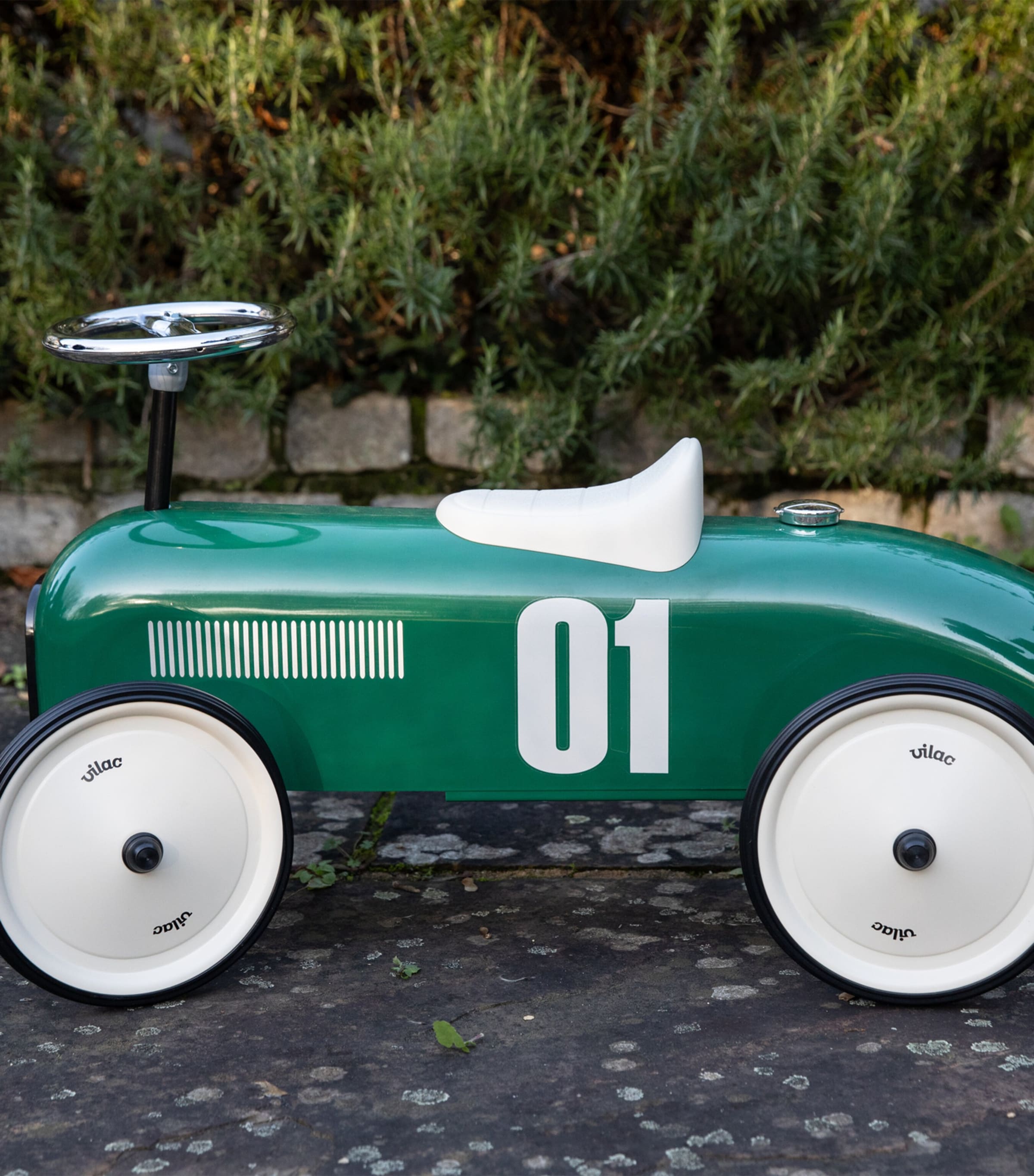 Vilac metal ride-on car retro, imported from the UK