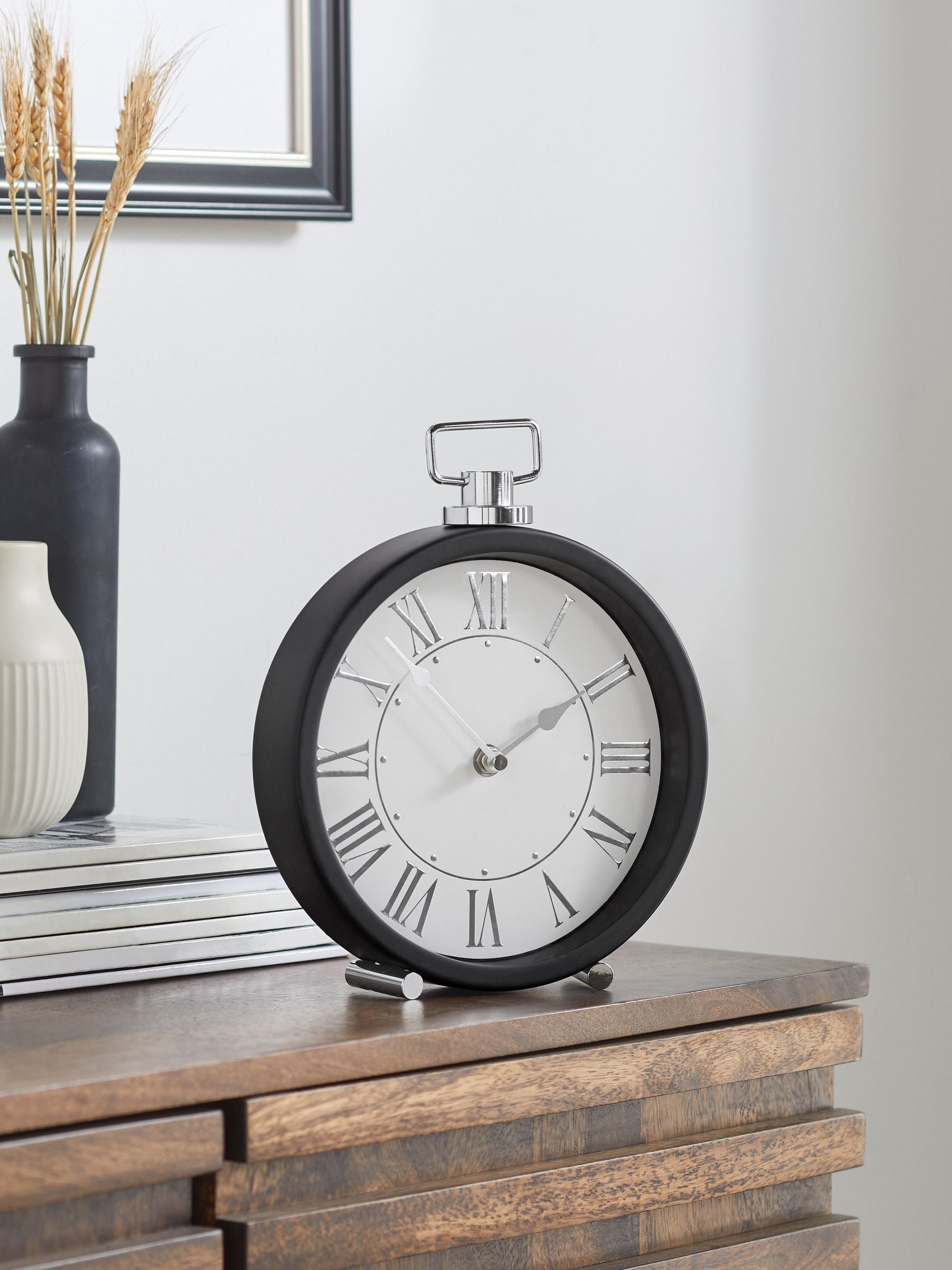 Black Pretty Vintage Mantel Clock