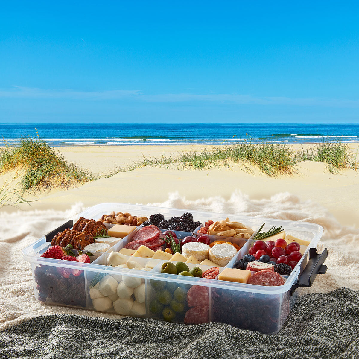 Sabatier Snacklebox set with cutting board lids (British brand)