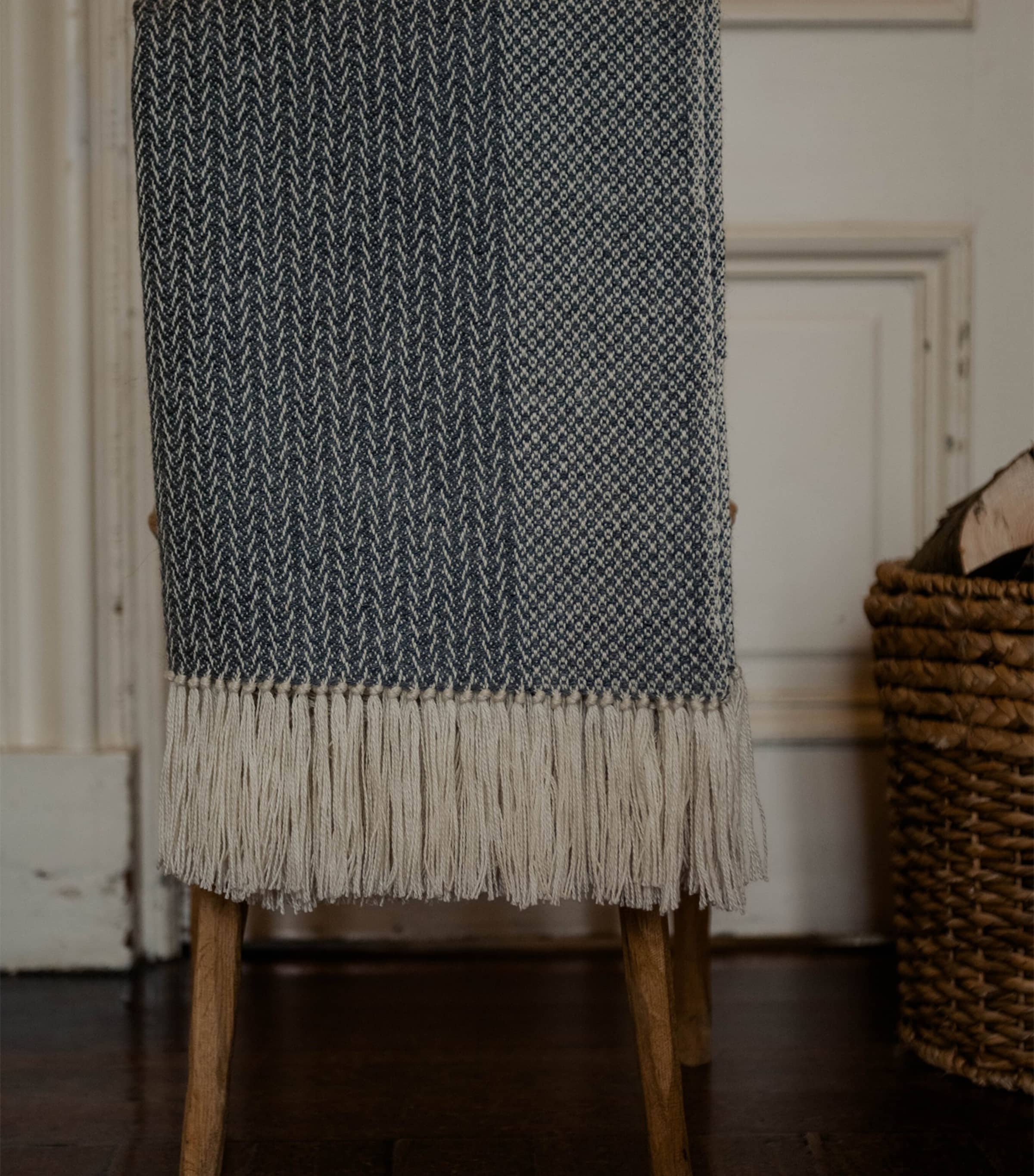 Araminta Campbell Woodland Throw 150cm x 300cm - British product