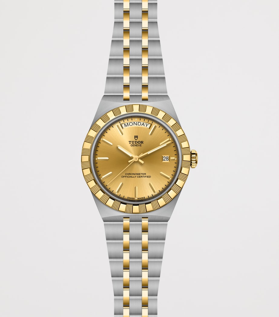 Montre TUDOR Royal 40 mm avec accents en or jaune, bracelet en acier inoxydable (marque britannique)