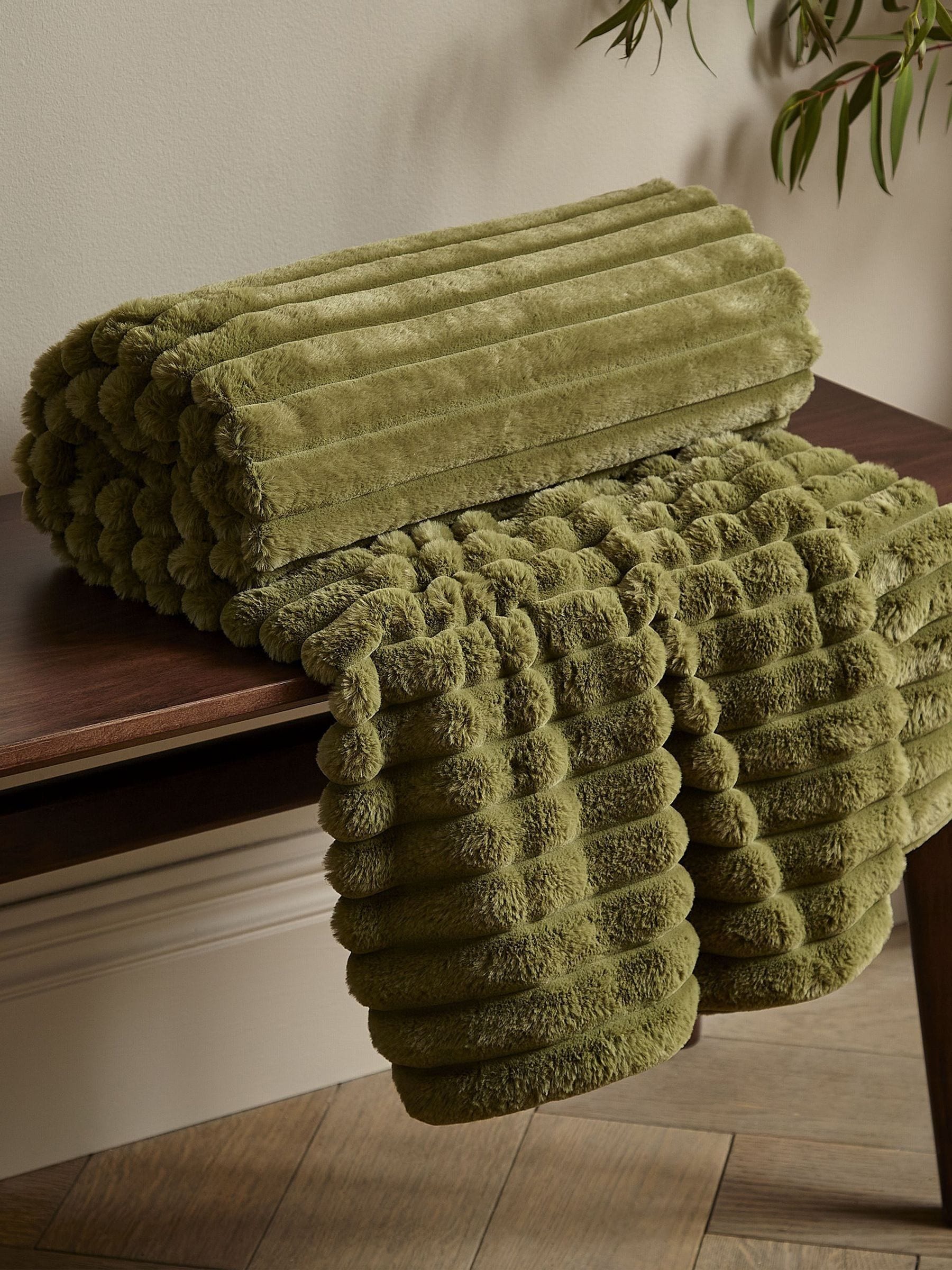 Catherine Lansfield Olive Green Soft and Cosy Ribbed Faux Fur Throw