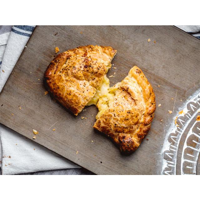 Chunk of Devon Cheddar & Onion Pasty   253g GOODS M&S   