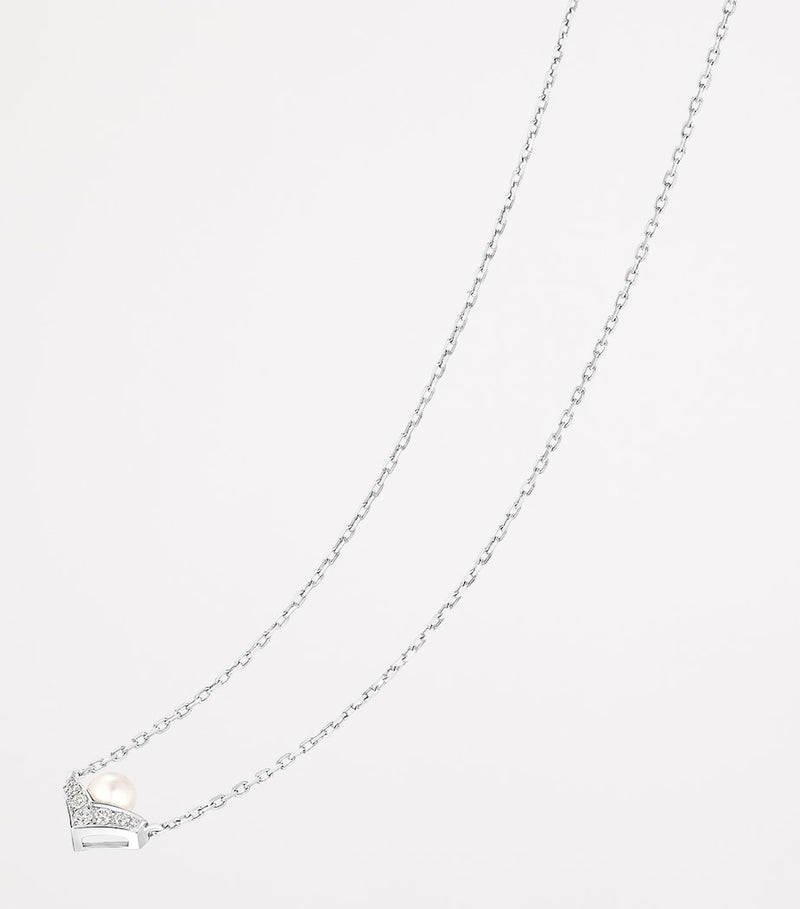 Chaumet white gold pearl and diamond pendant necklace, UK version