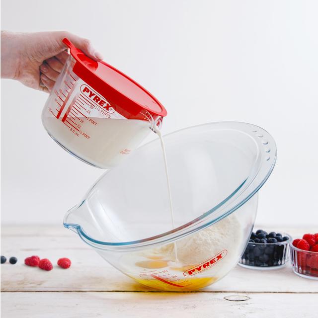 Pyrex Jug with Lid 1L GOODS M&S   