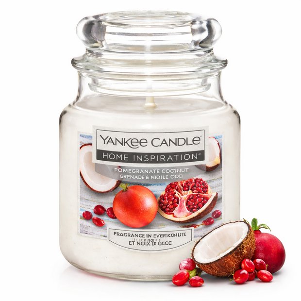 Yankee Candle medium scented candle Pomegranate Coconut - British product