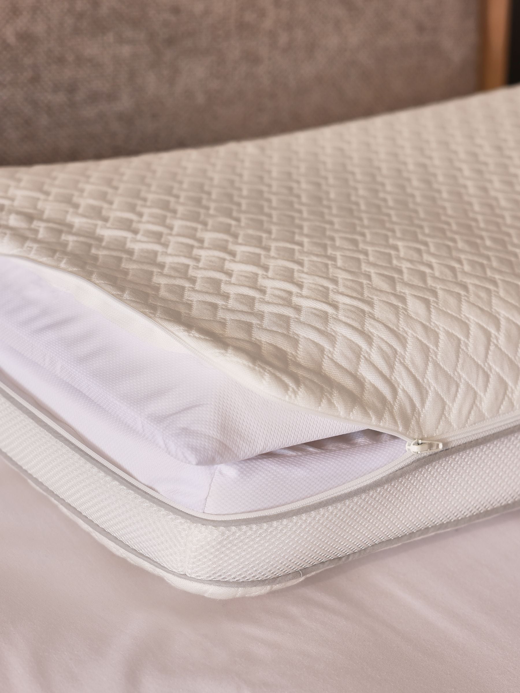 Adjustable Memory Foam Pillow with customizable memory foam layers - British product