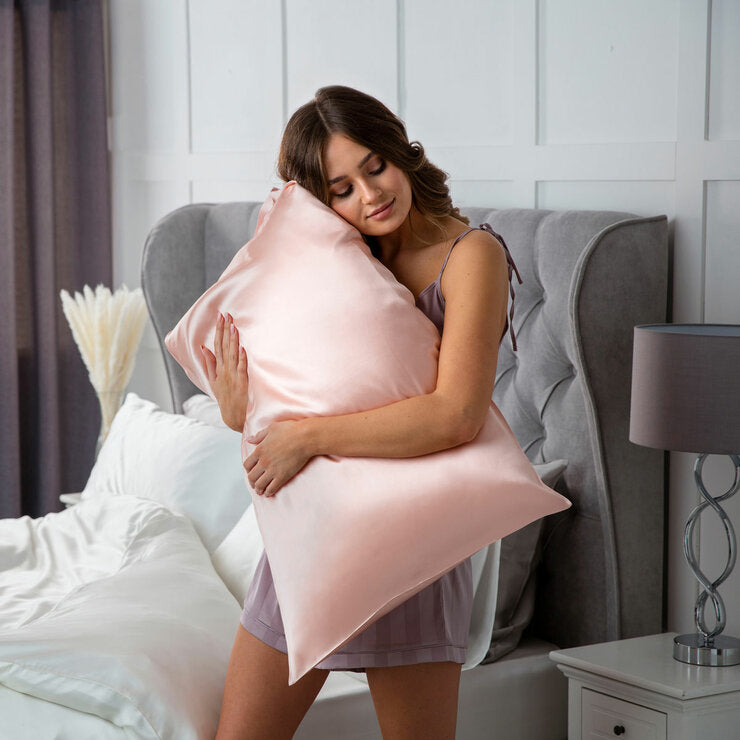 Cocoonzzz pink mulberry silk pillowcase and eyemask set, UK version