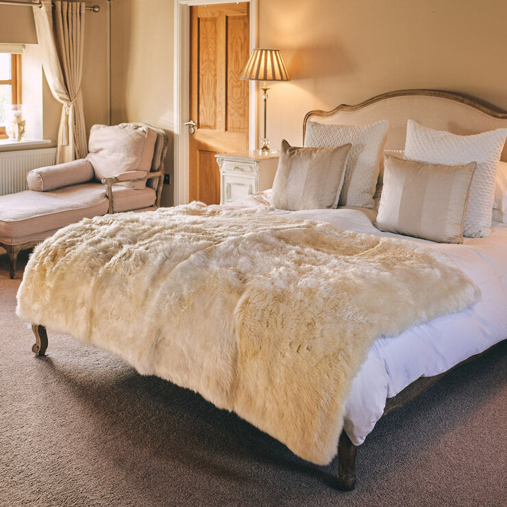 Bowron sheepskin rug Champagne 120x180cm (British brand)