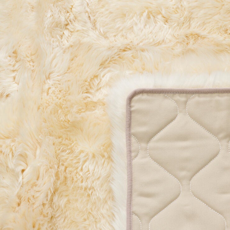 Bowron sheepskin rug Champagne 120x180cm (British brand)