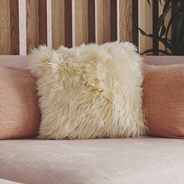 Bowron sheepskin cushion Champagne 35x35cm, imported from the UK