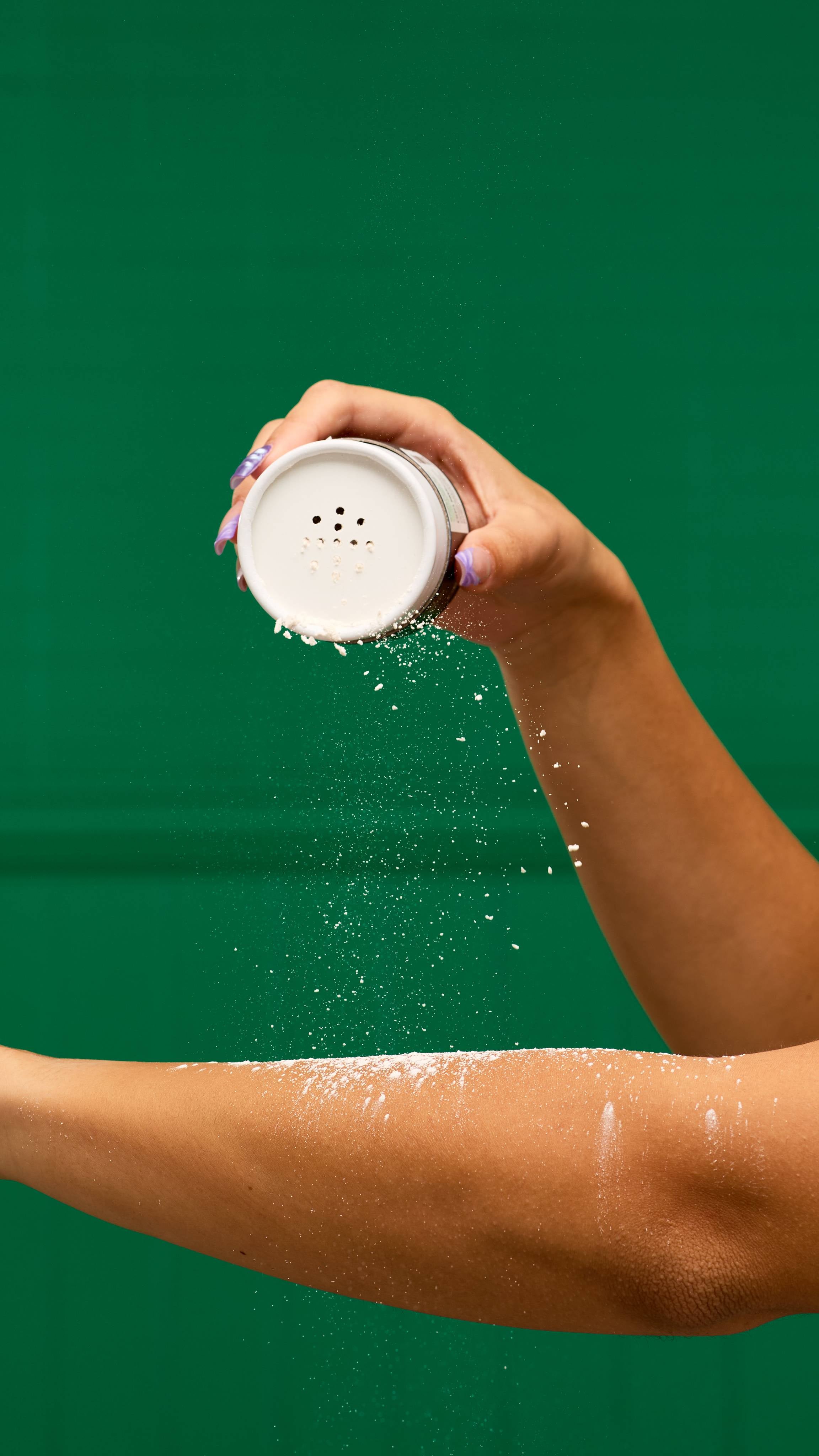 Lush Sticky Dates dusting powder for body, UK version