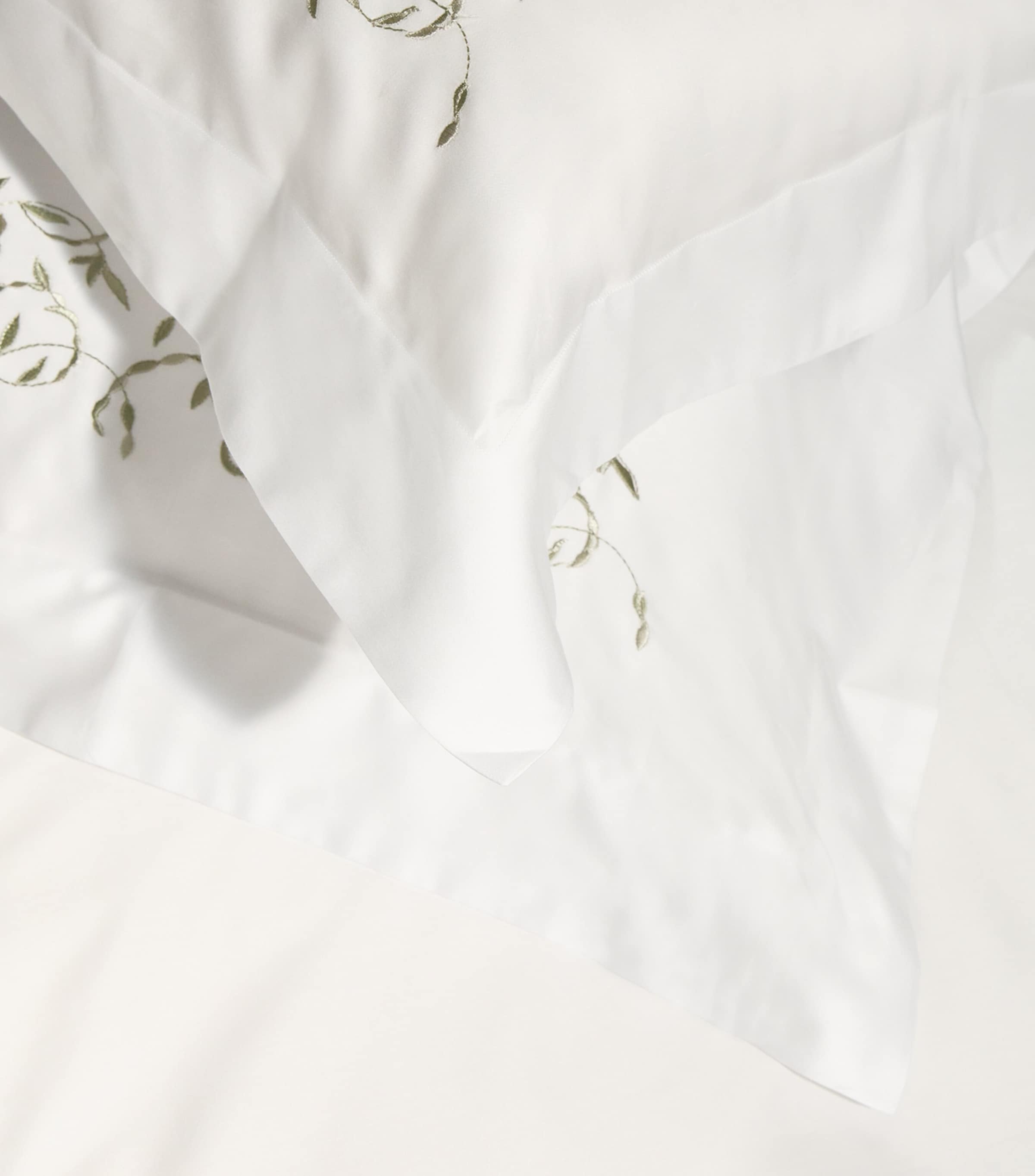Harrods of London Tresco embroidered flat sheet 300cm x 270cm, UK version
