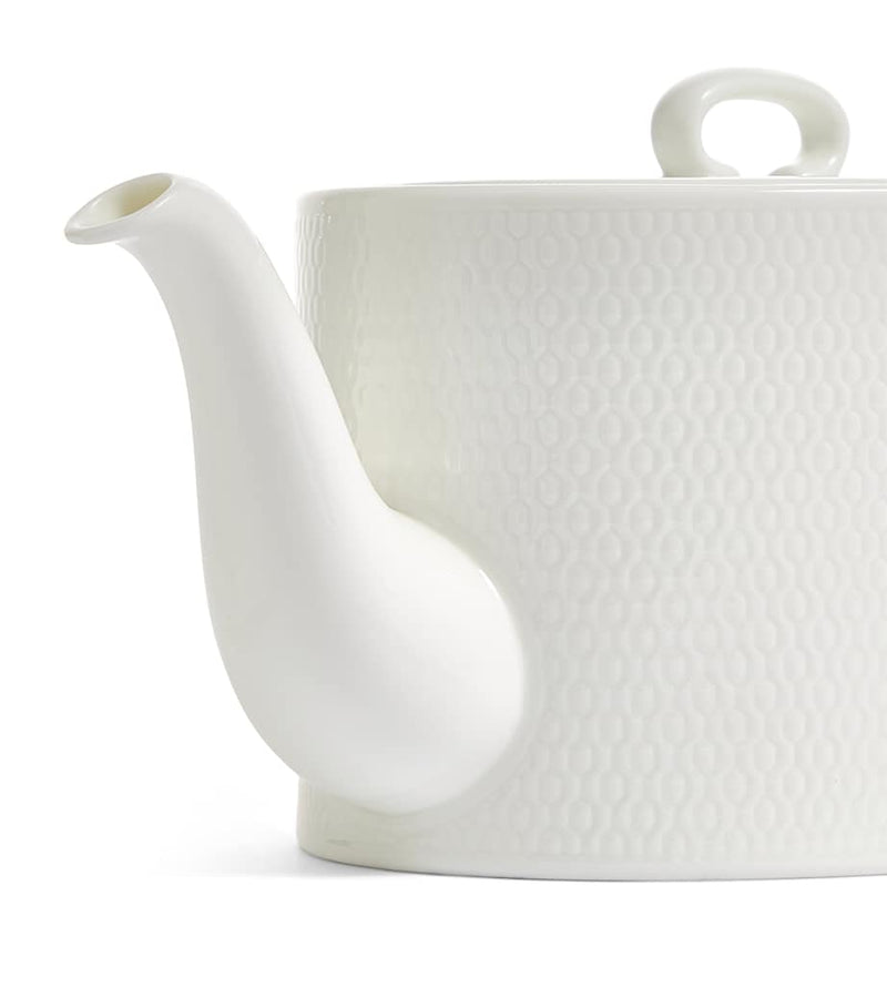 Wedgwood Gio 7-piece tea set (British brand)