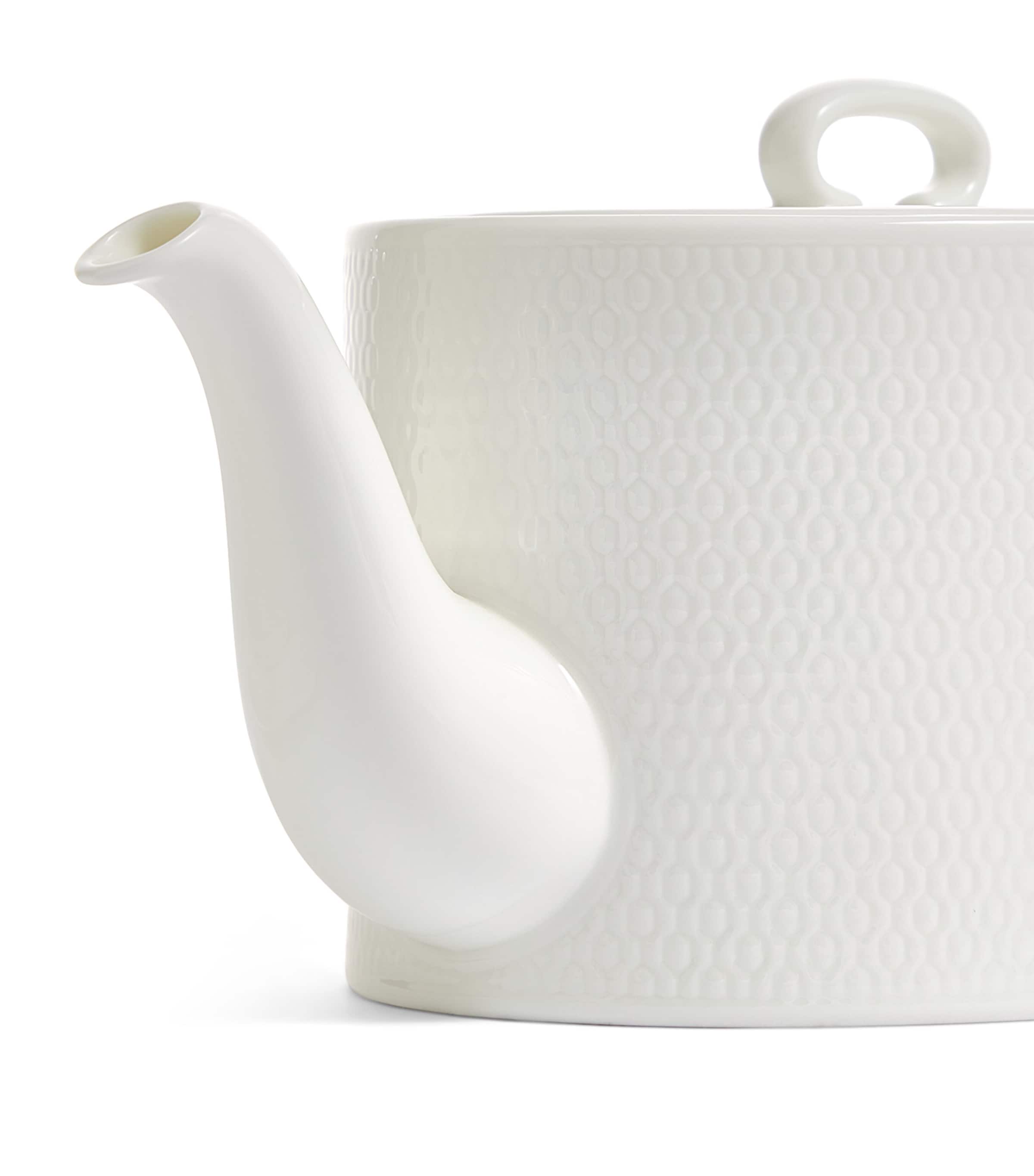 Wedgwood Gio 7-piece tea set (British brand)