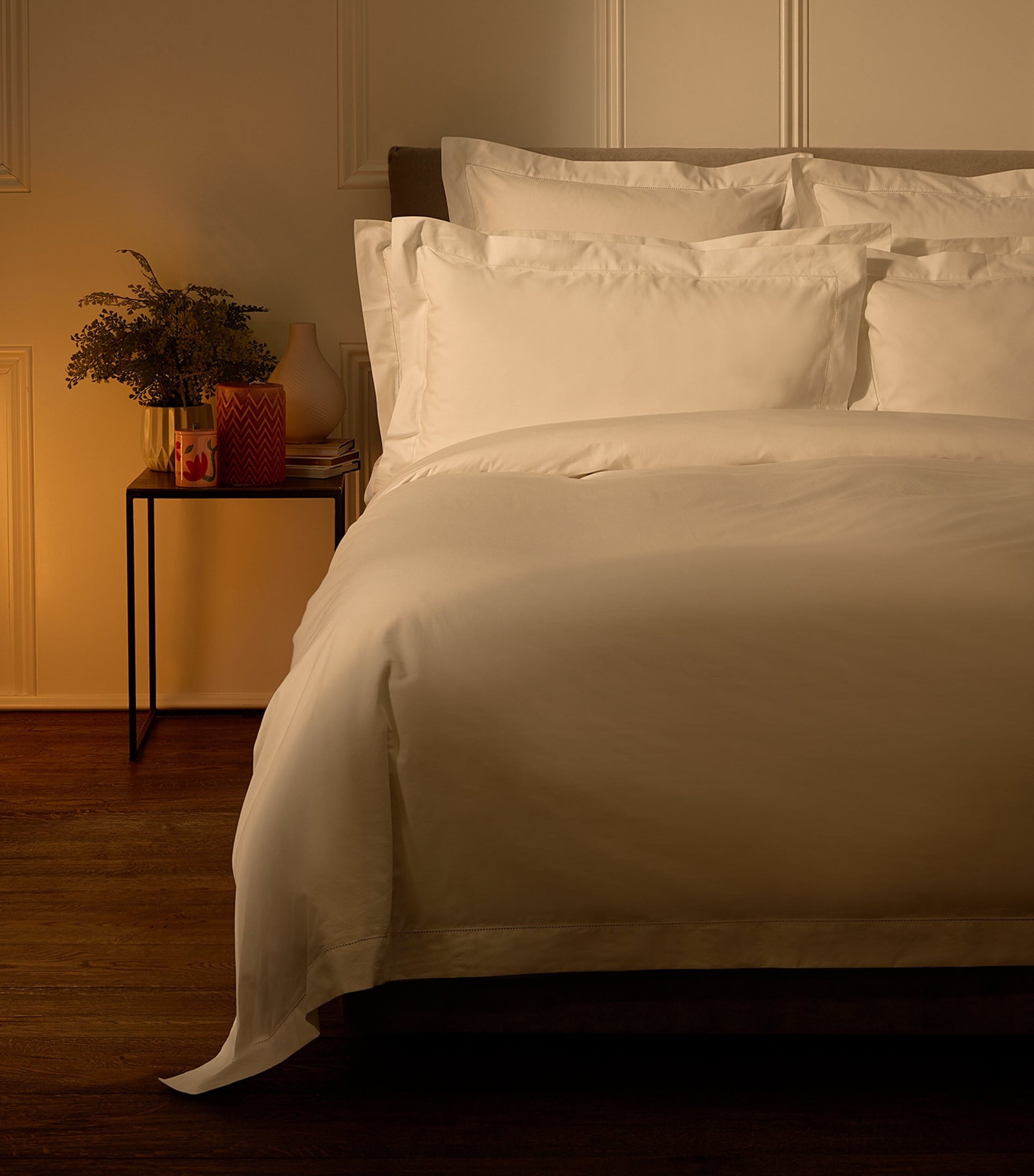 Harrods of London king flat sheet 275cm x 275cm, UK version