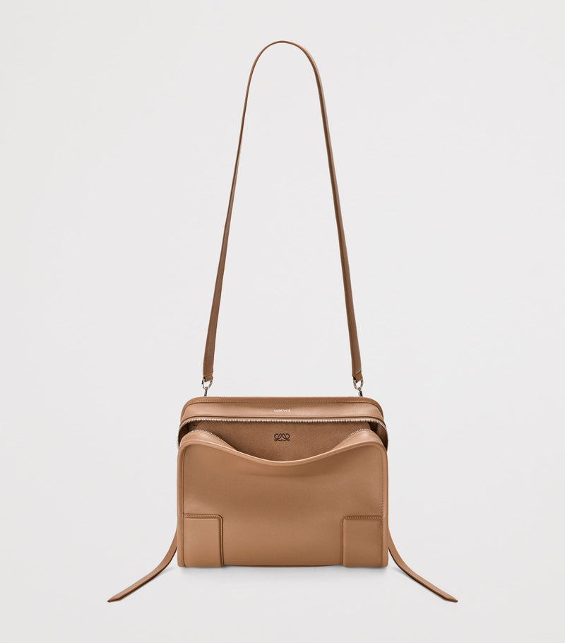 LOEWE Amazona 180 Kalbsleder-Henkeltasche (britische Marke)