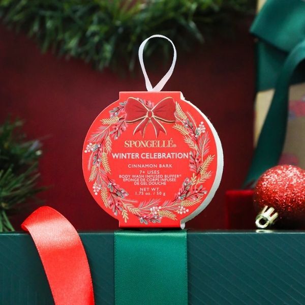 Spongellé Holiday Wreath Cinnamon Bark body buffer, imported from the UK