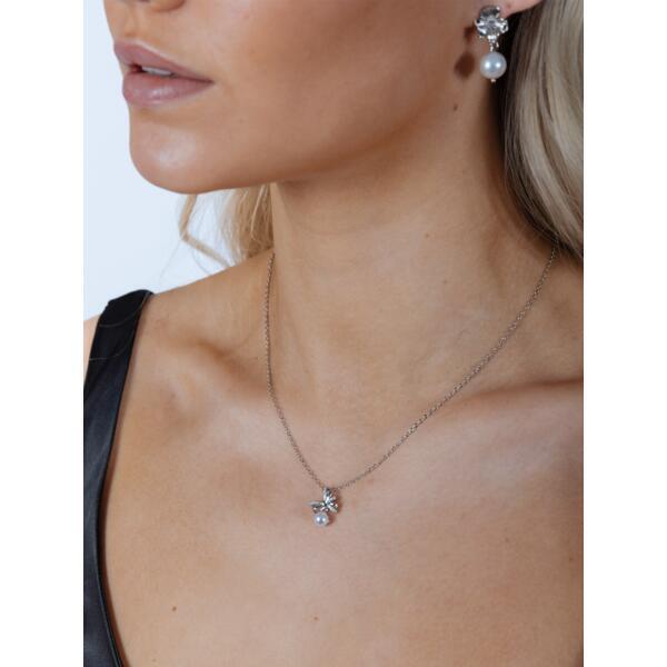 SVNX diamante bow pearl necklace 42cm - British product