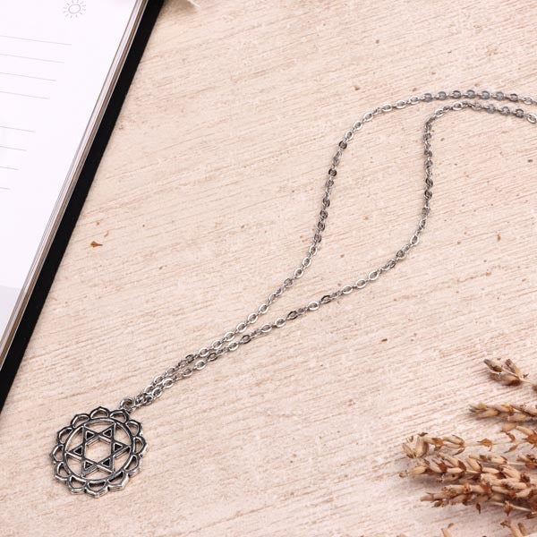 Myga heart chakra necklace stainless steel, UK version