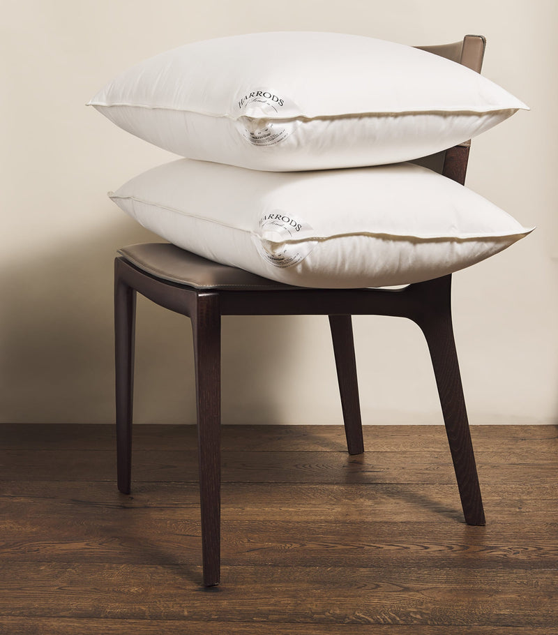 Harrods of London Down A1-Grade Standard Pillow 50cm x 75cm, UK version