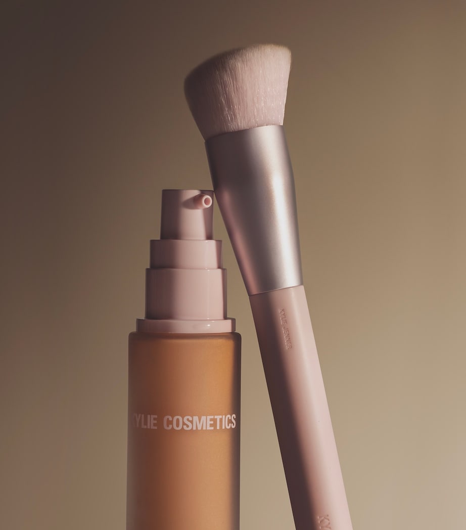 Kylie Cosmetics Power Plush Longwear setting spray, UK version