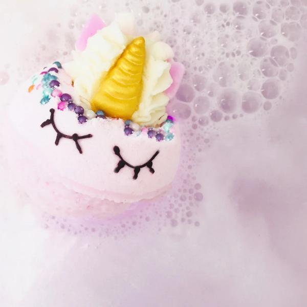 Bomb Cosmetics unicorn bath blaster gift set - British product