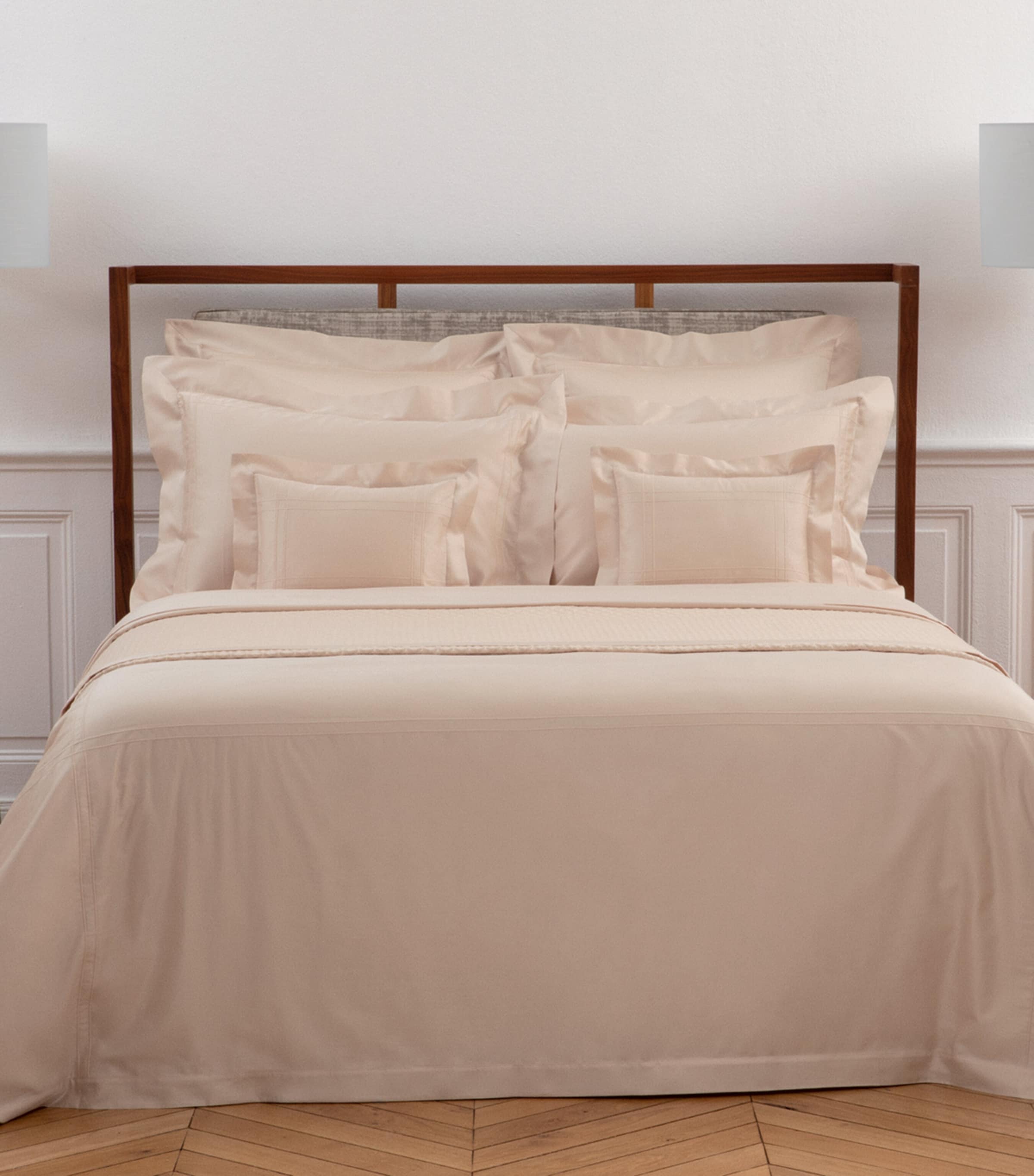Yves Delorme double flat sheet in cotton sateen 240cm x 320cm (British brand)