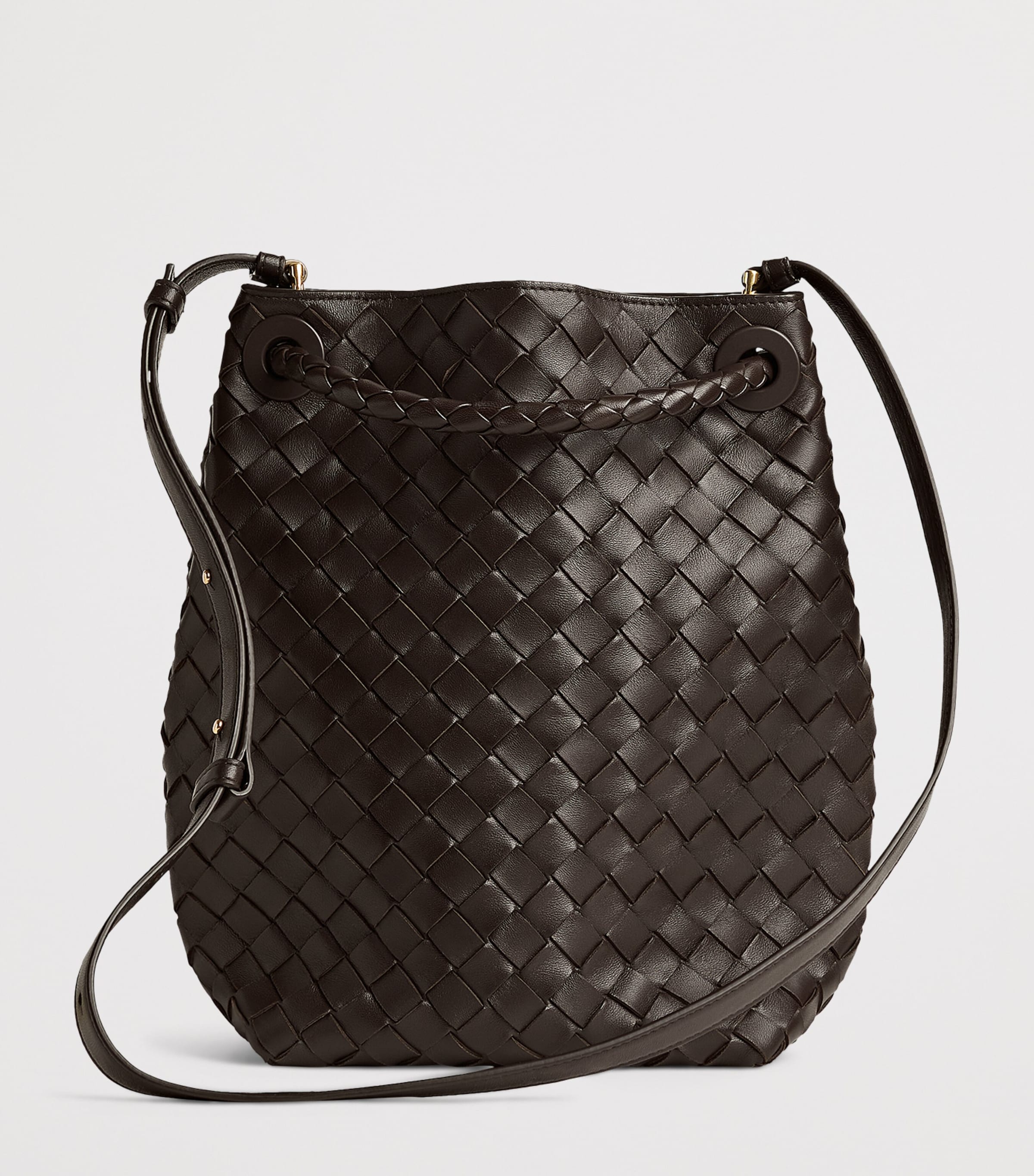 Bottega Veneta Andiamo small bucket bag, UK version