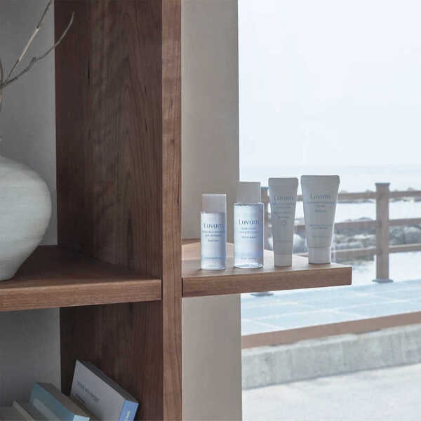 Luvum Moisture Travel Kit 4-piece set - British product
