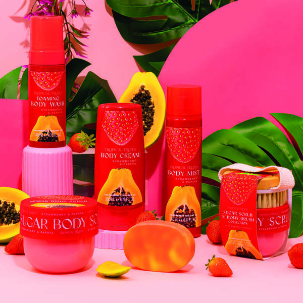 Tropical Fruits foaming body wash strawberry papaya 140ml (British brand)