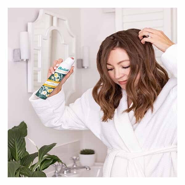 Batiste Naturally -  Green Tea & Chamomile 200Ml GOODS Superdrug   