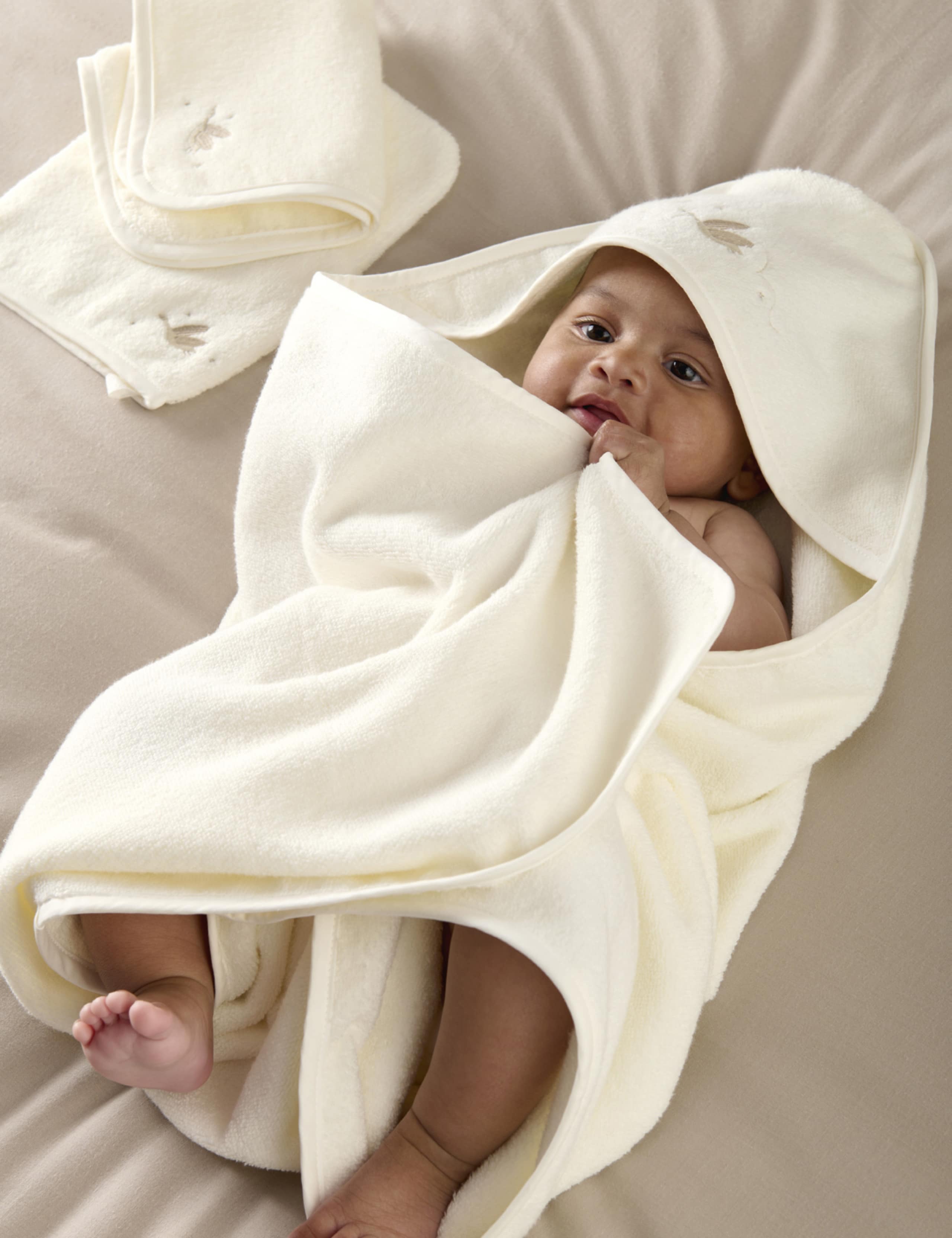 Mamas & Papas 3pc pure cotton baby towel set, imported from the UK
