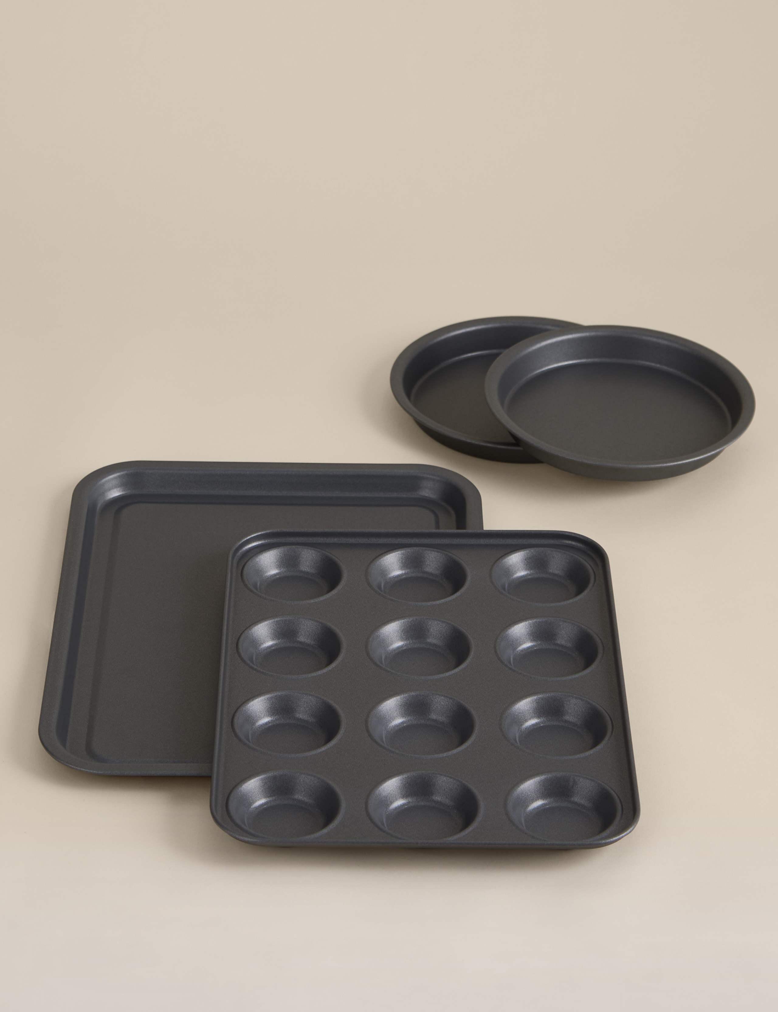 4-piece carbon steel oven tray set - British product