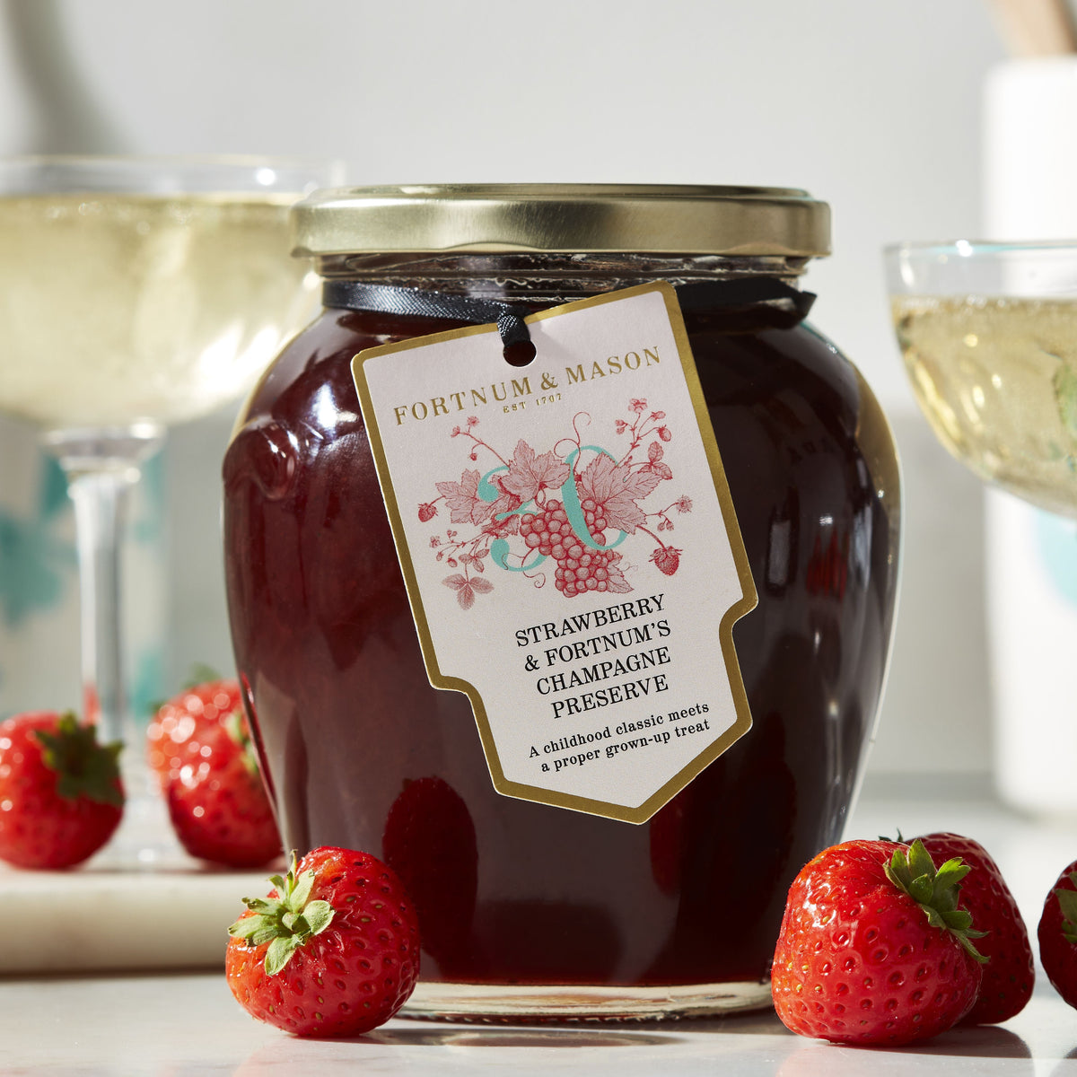 Fortnum's Strawberry and Champagne Preserve 890g, UK version