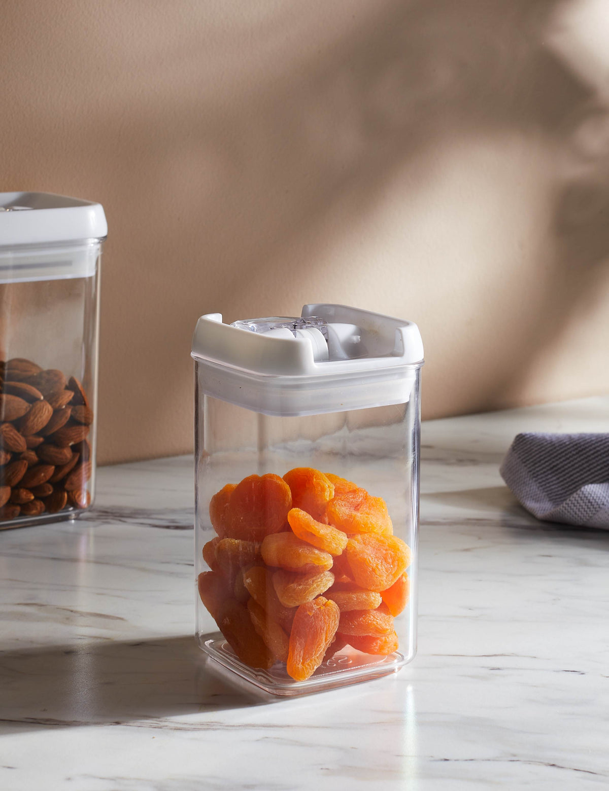 Rectangular flip-tight food storage container 400ml, imported from the UK